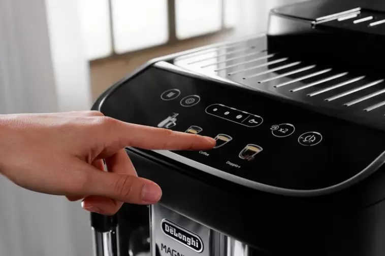 De'Longhi Ecam290.22.B Magnifica Evo Kahviautomaatti Clearance